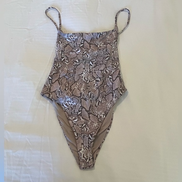 Good American Barely There one piece swimsuit sand snake size 2XL - Picture 4 of 8